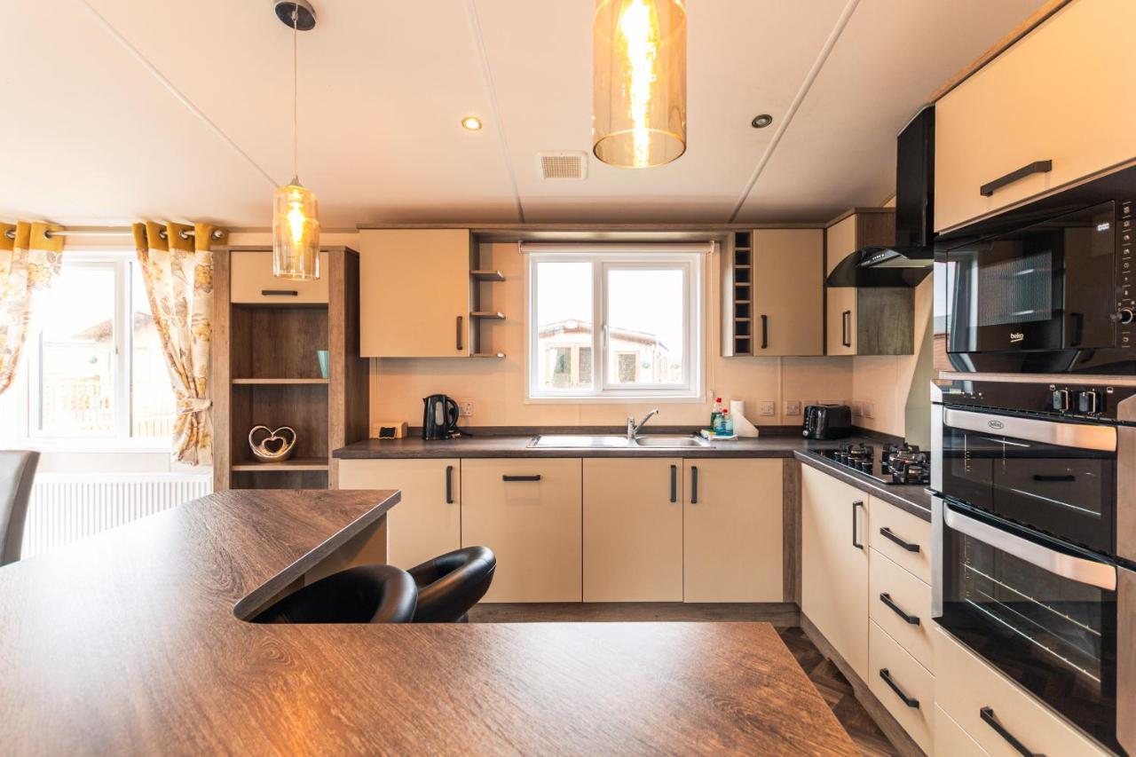 Springwell With Hot Tub Lodge Malton